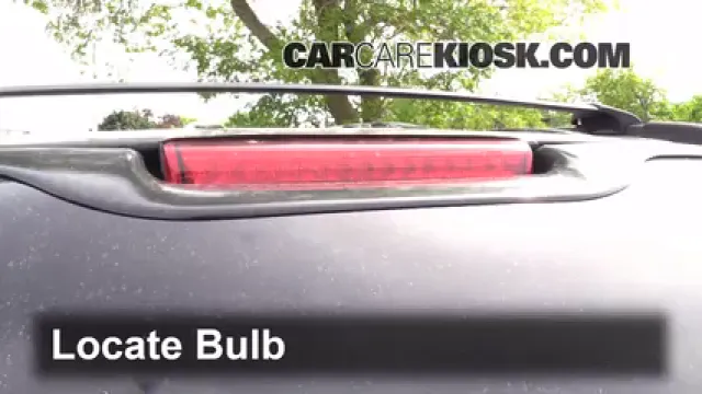 2003 Chevrolet Tahoe LS 5.3L V8 Lights Center Brake Light (replace bulb)